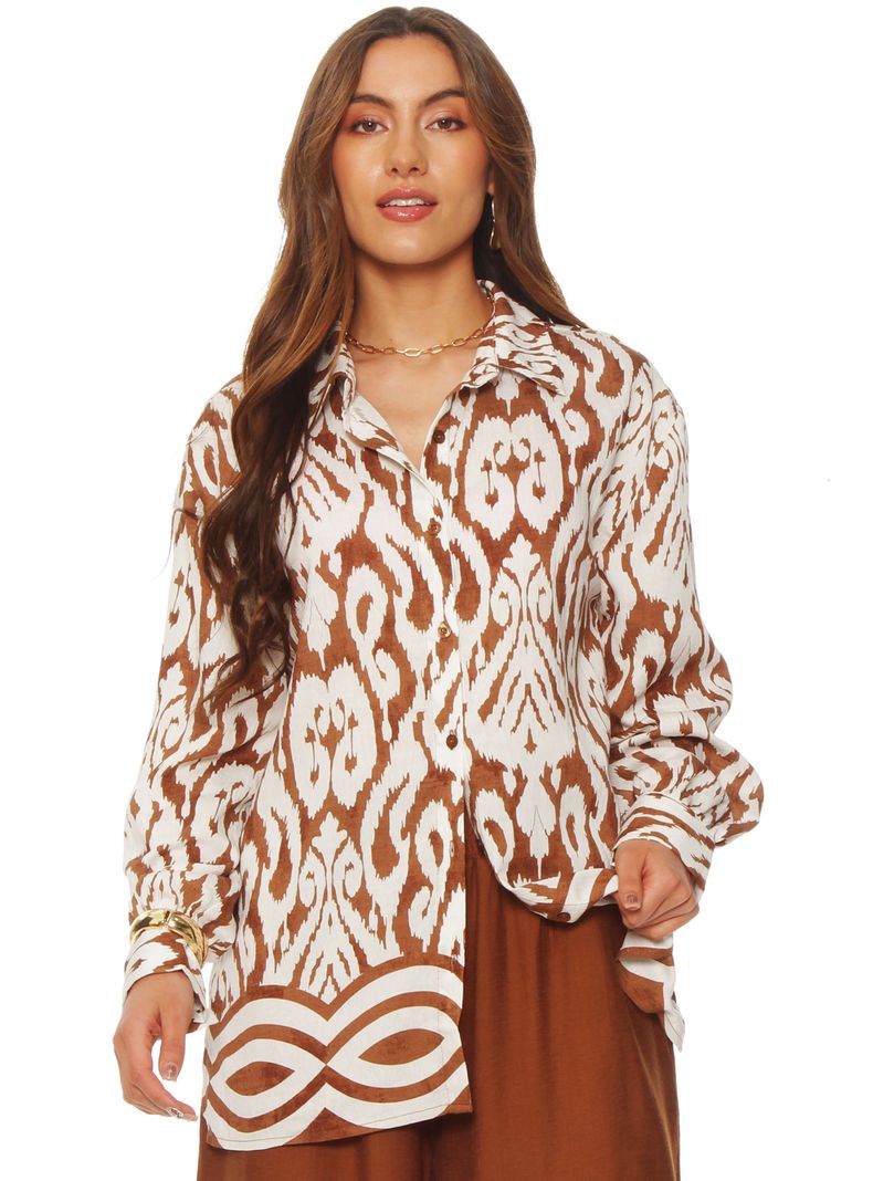 Blusa Estampada Abstracta Abotonada en Delantero