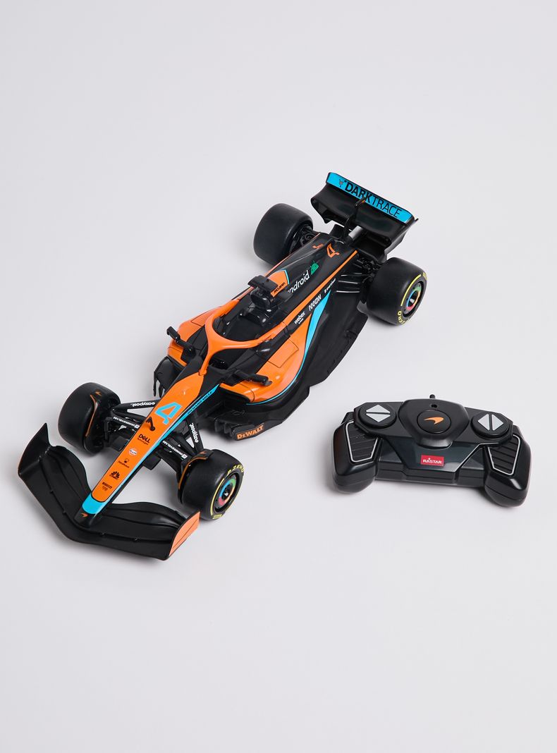 Auto a Control Remoto McLaren F1 MCL36 1:18 Naranjo