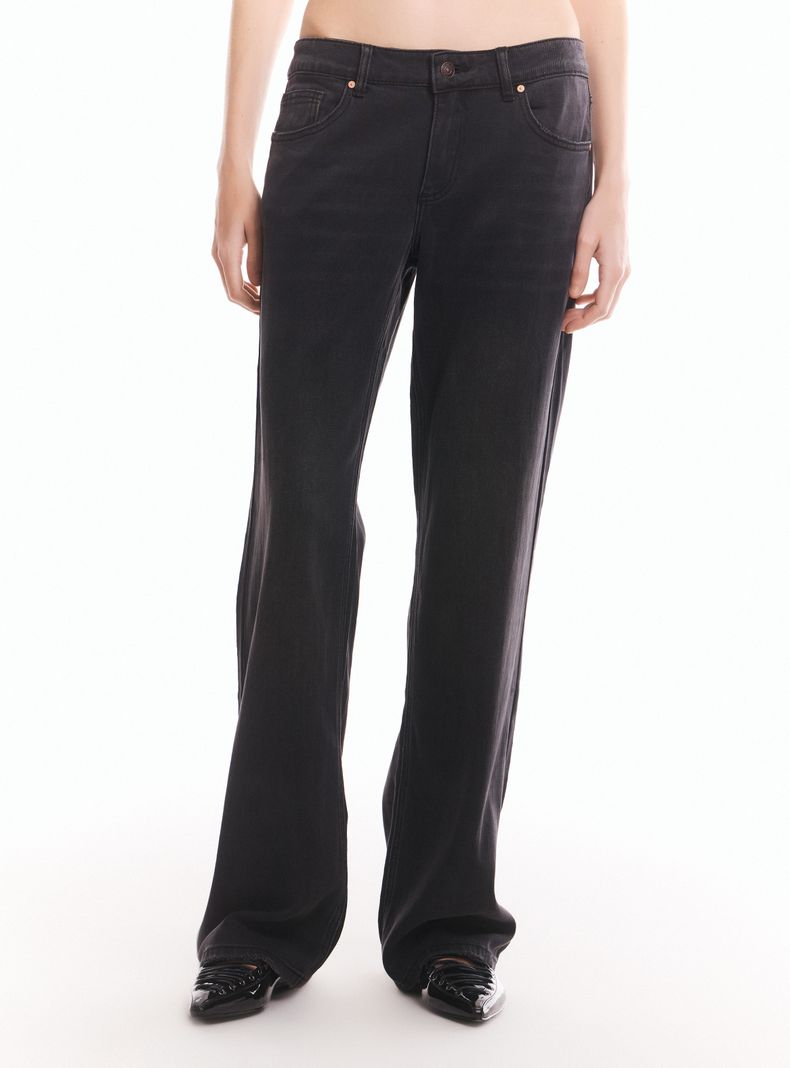 Jeans Silueta Recta Tiro Bajo