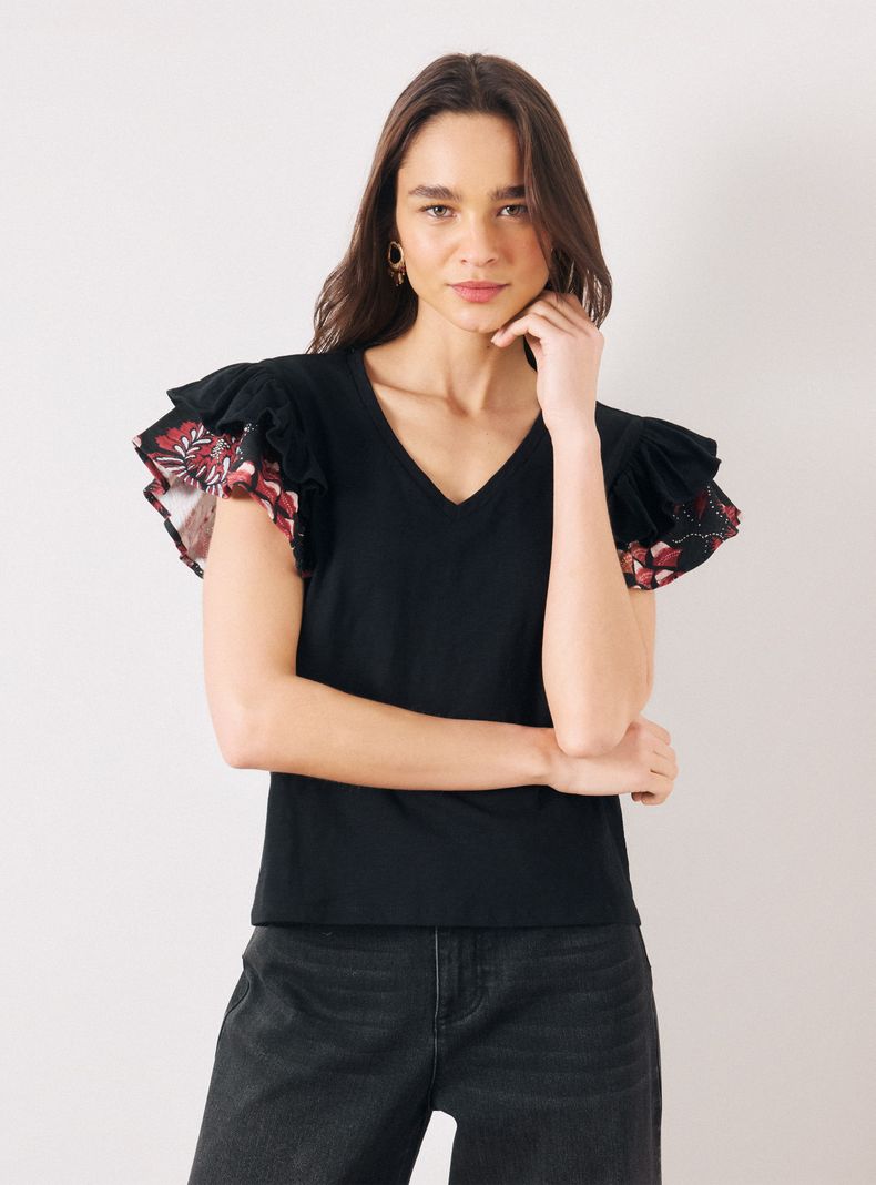 Polera Cuello V Doble Manga de Volantes Detalle Estampado