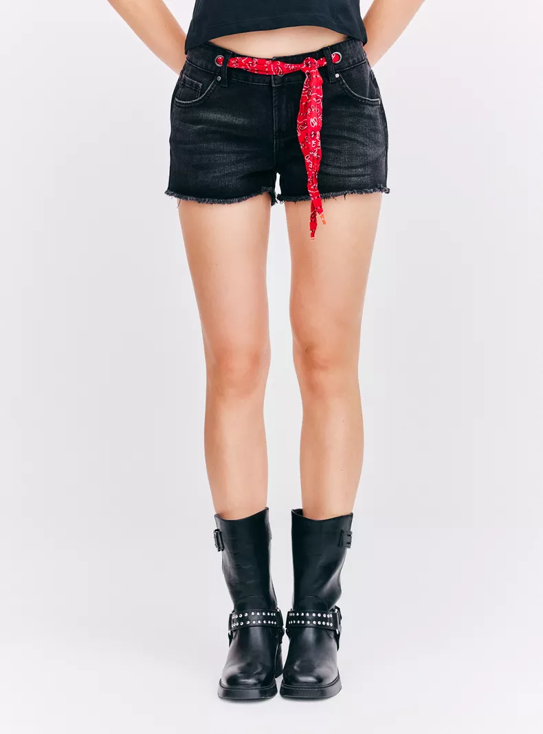 Short con Pañuelo y Ojetillos