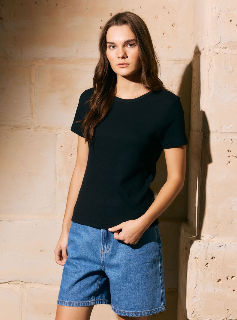 Polera Manga Corta Cuello Redondo