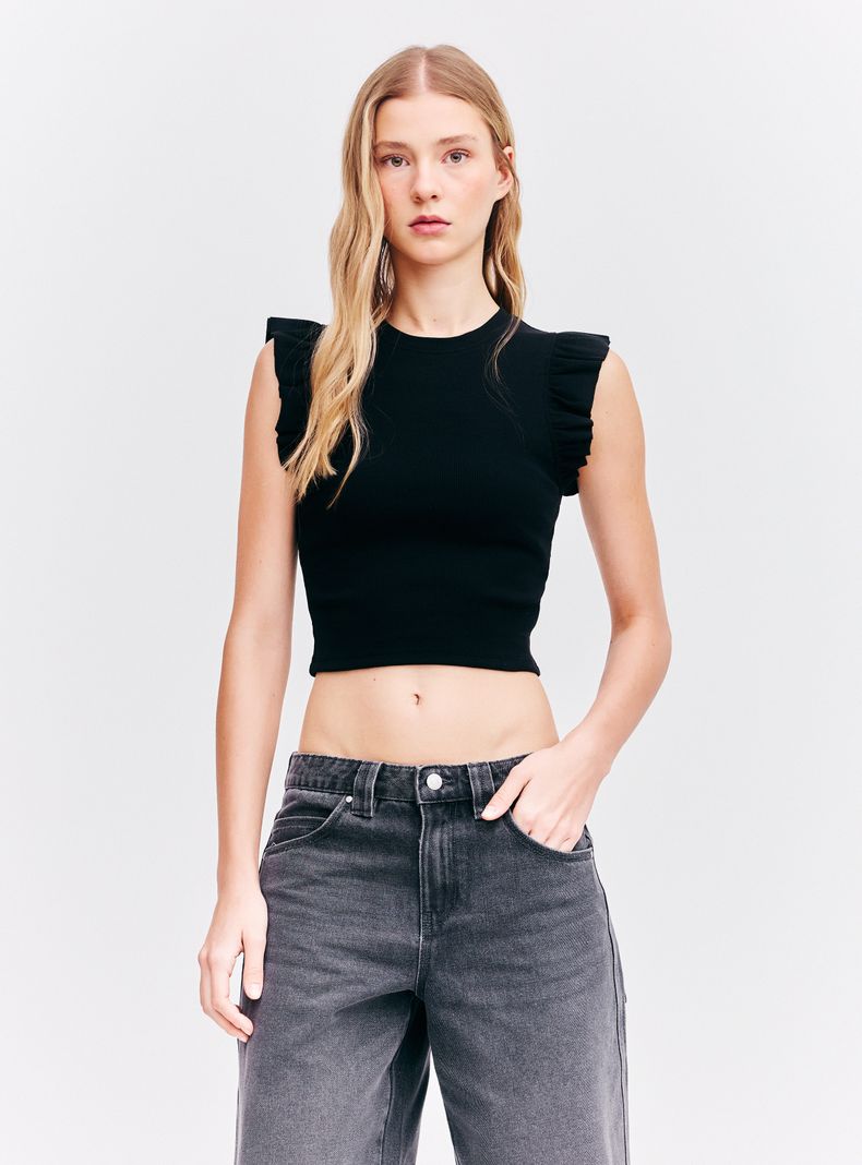 Polera Acanalada sin Manga Cuello Redondo con Volantes