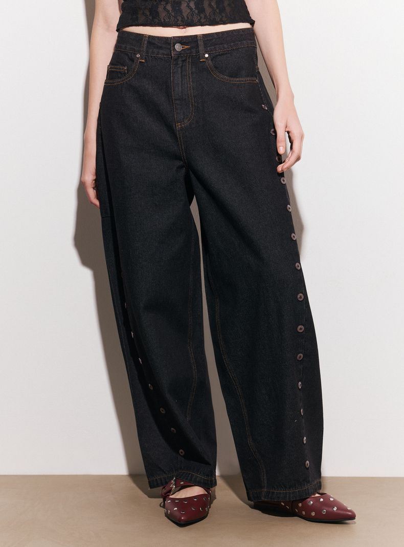 Jeans Barrel Tiro Alto con Botones Laterales