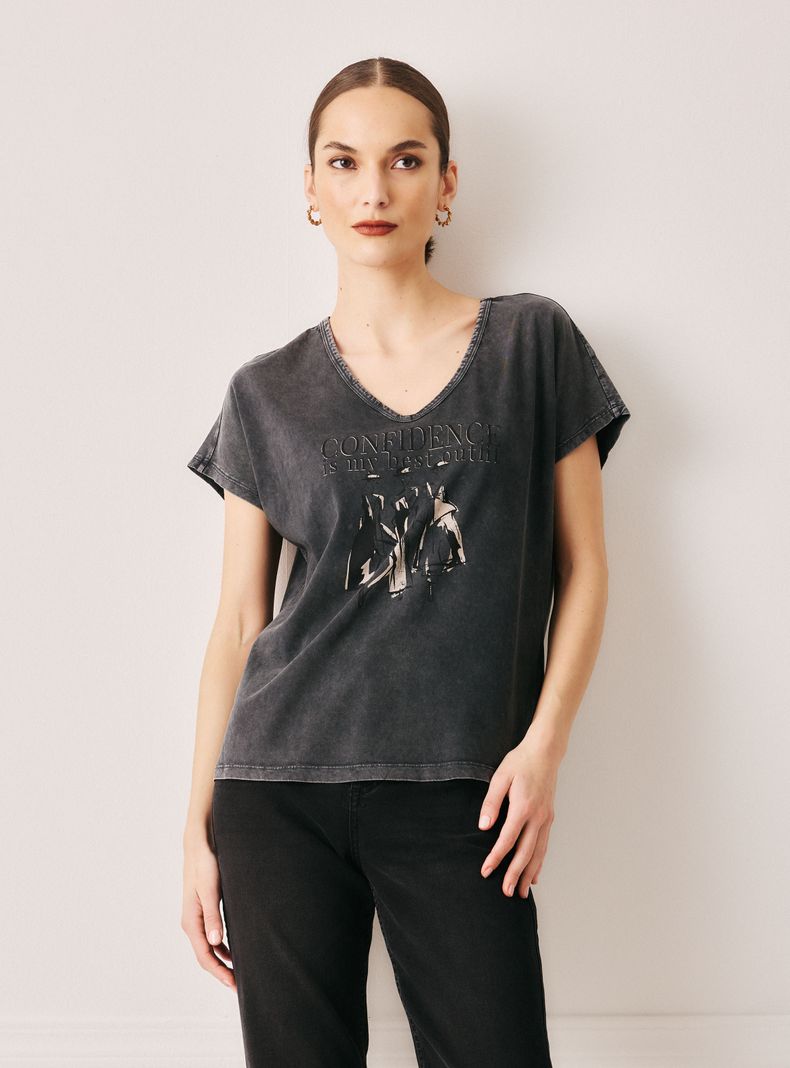 Polera Estampada Efecto Acid Wash