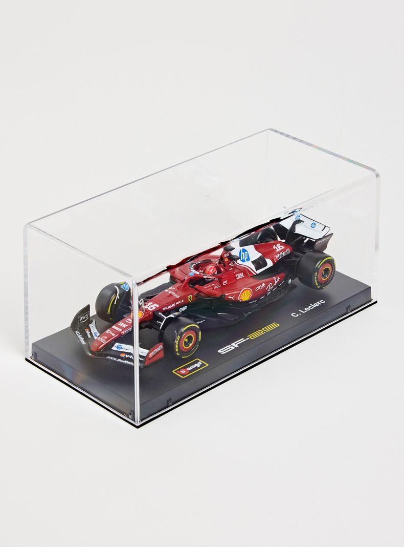 Auto Ferrari SF-25 1:43 Rojo con Casco