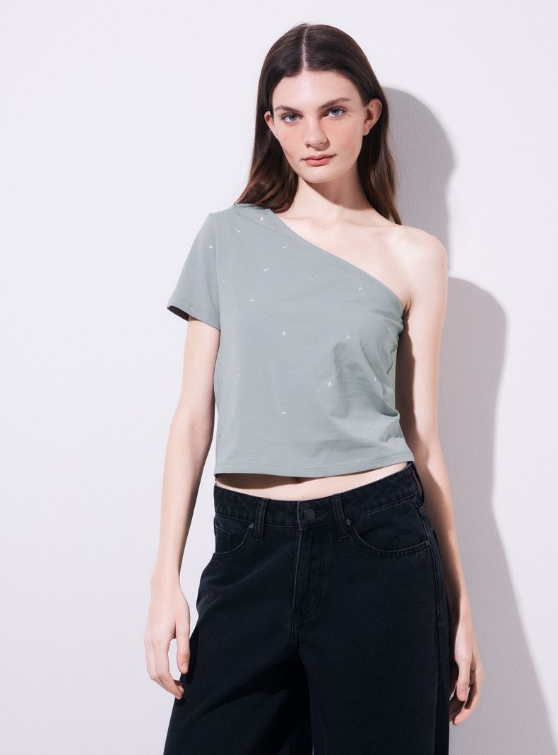 Polera Hombro Descubierto con Aplicación Estrellas