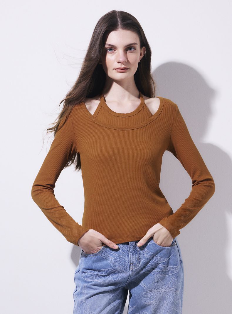 Polera Doble Capa Manga Larga Cuello V