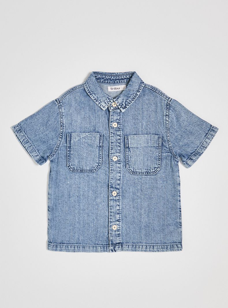 Camisa con Bolsillos Frontales Denim Fluido