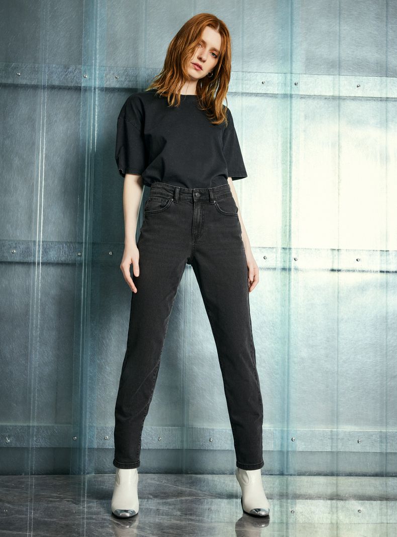 Jeans Básico 5 Bolsillos Mom-4