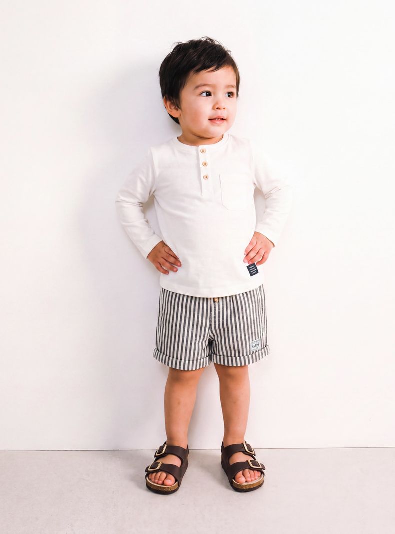 Short Rayas Verticales con Etiqueta Lateral Niño