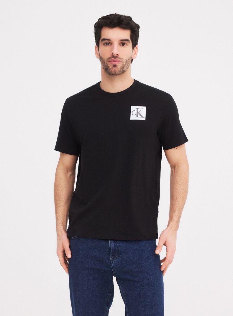 Polera Manga Corta Parche