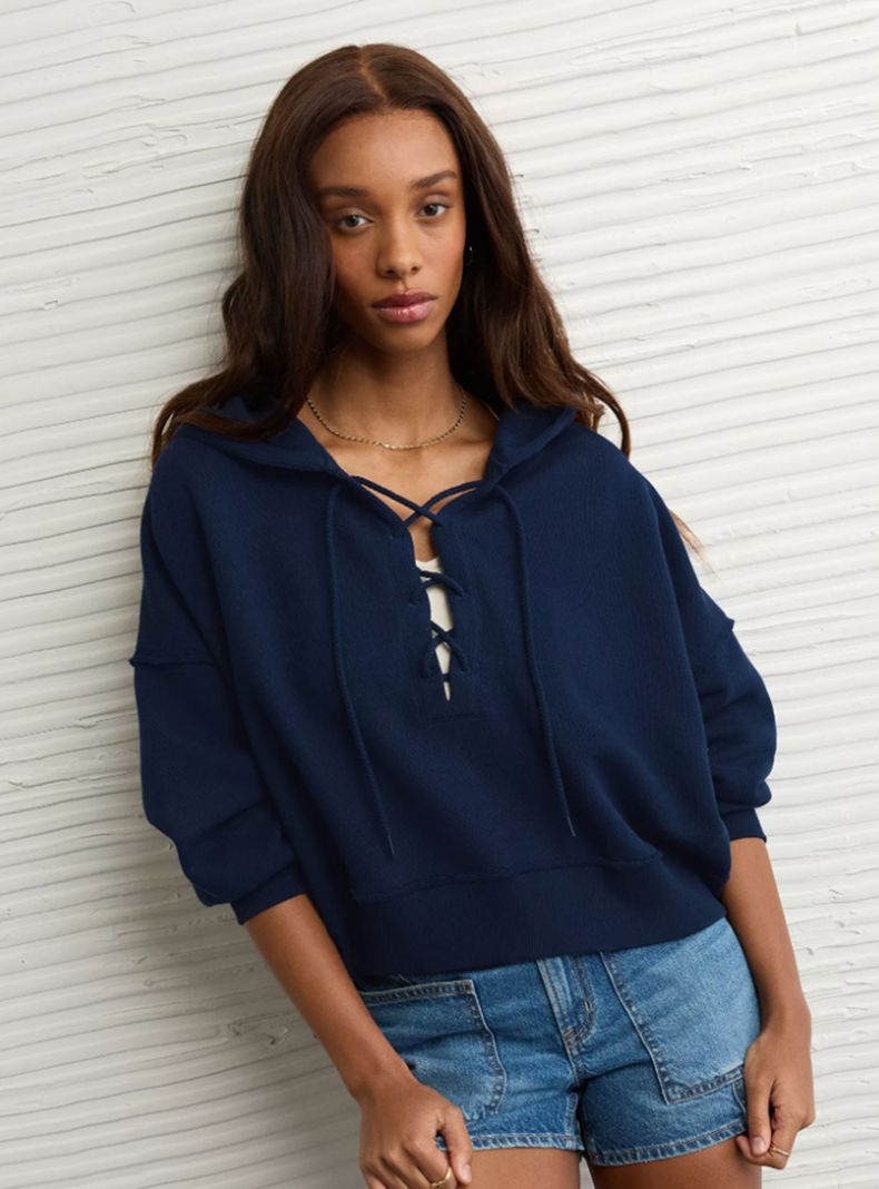 Polerón AE Big Hug Lace-Up Hoodie