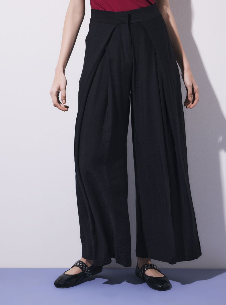 Pantalón Pliegues Frontales Wide Leg