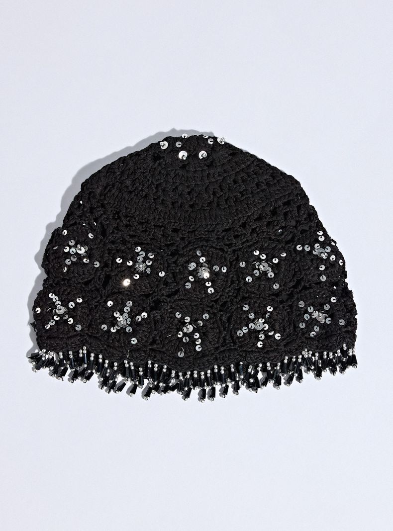 Gorro Tipo Casquette Tejido con Aplicaciones