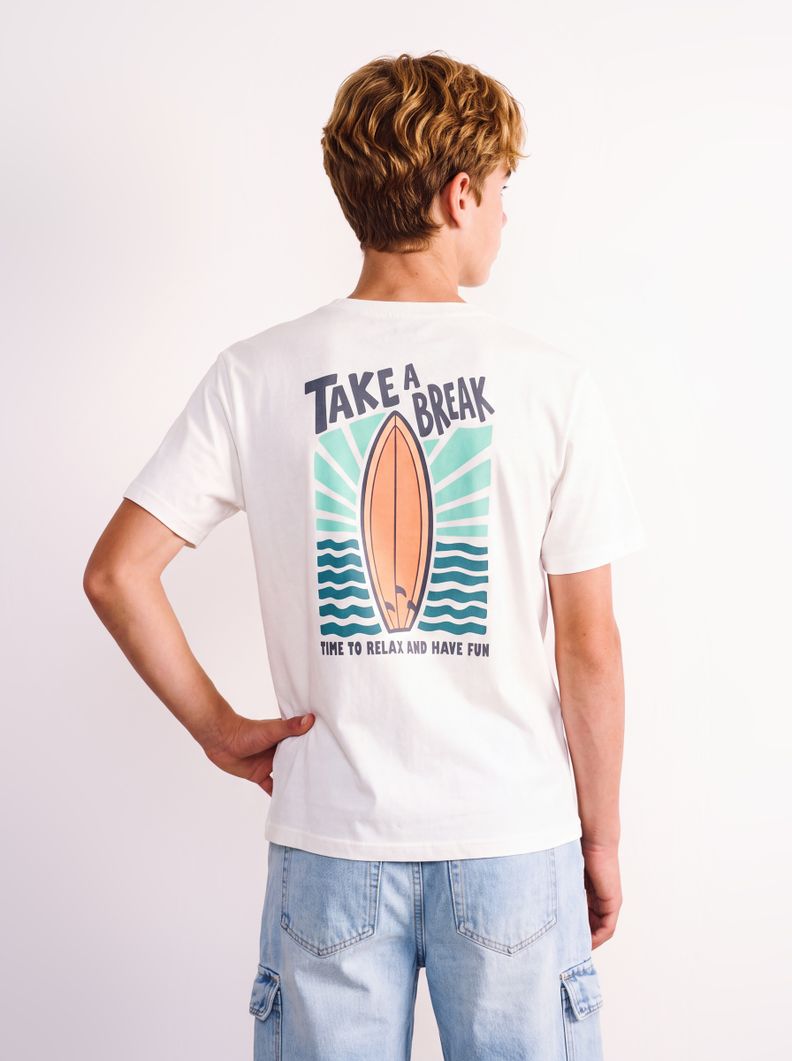 Polera Diseño Frontal y Estampado Espalda