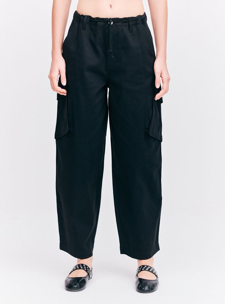 Pantalón Cargo Medio con Bolsillos