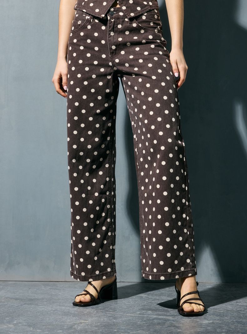OPPOSITE JEANS BAGGY TIRO MEDIO CON LUNARES