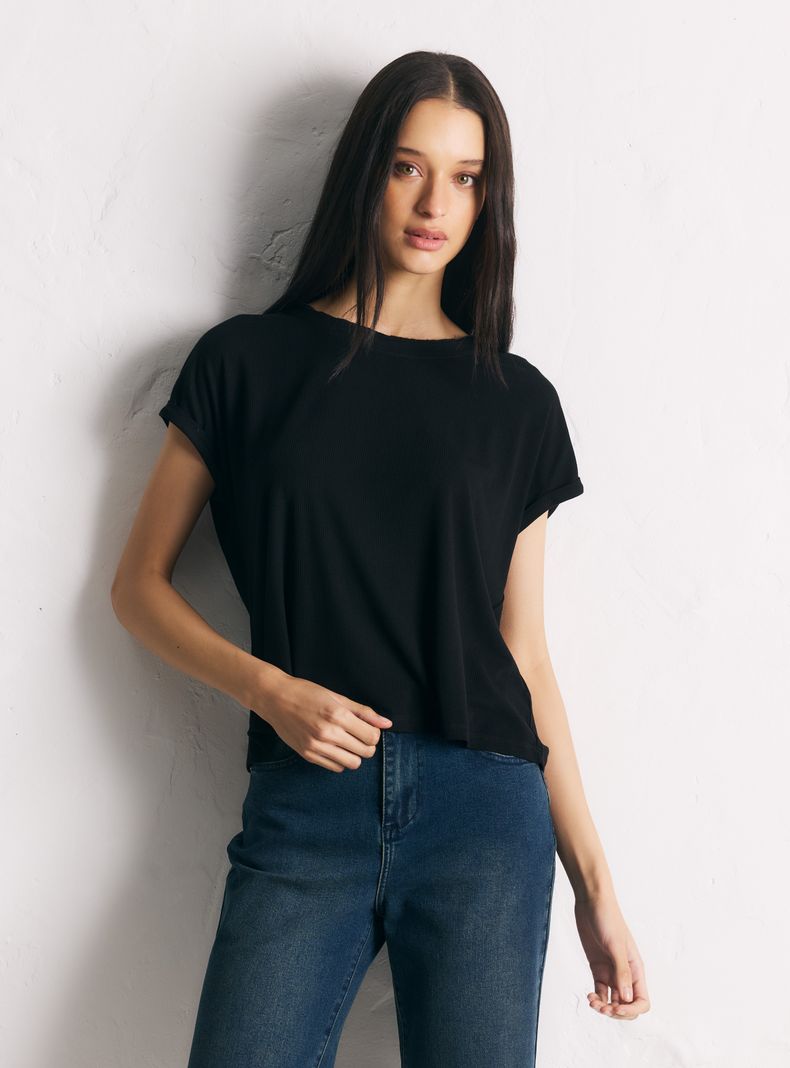 Polera Cuello Redondo Manga Corta Oversize Holgada