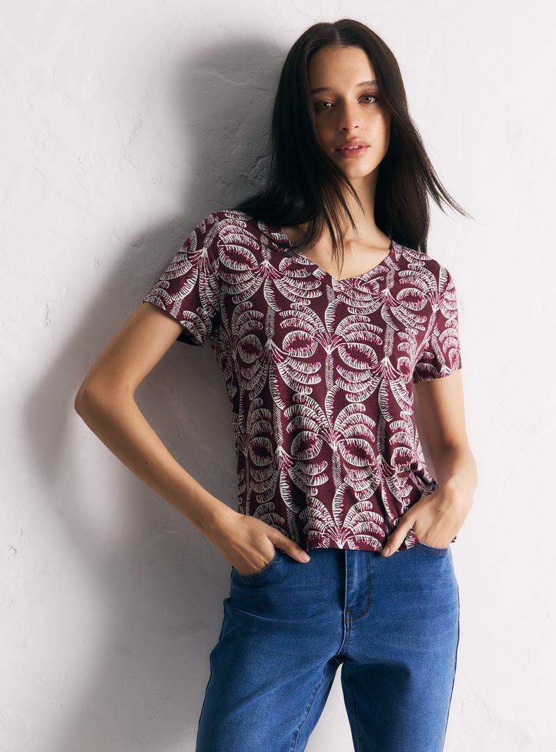 Polera Manga Corta Cuello V Full Estampado