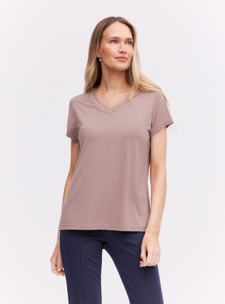 Polera con Aplicación Metálica Decorativo