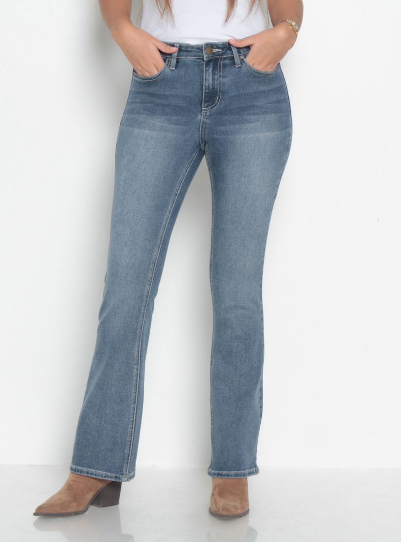 Jeans Recto Tiro Medio con Tapateas en Bolsillo