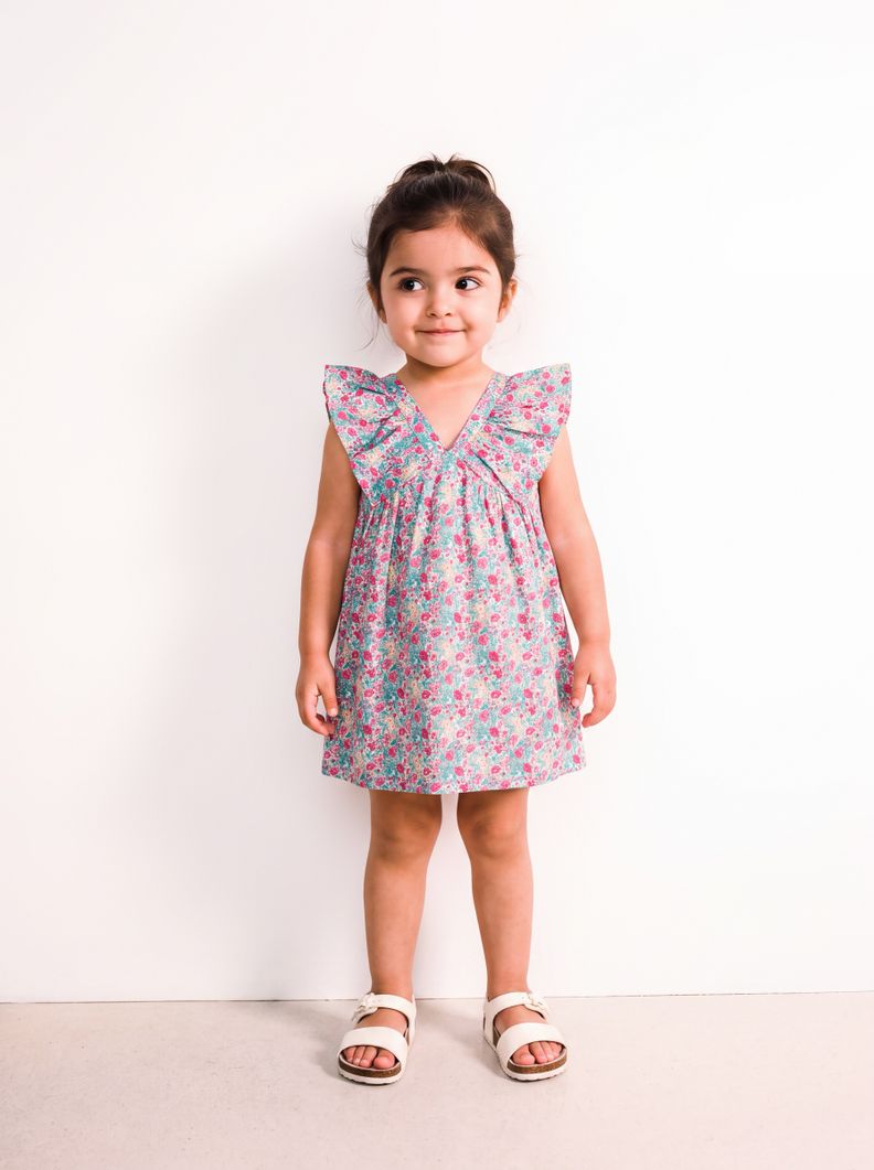 Vestido Cuello en V Estampado Floral Niña