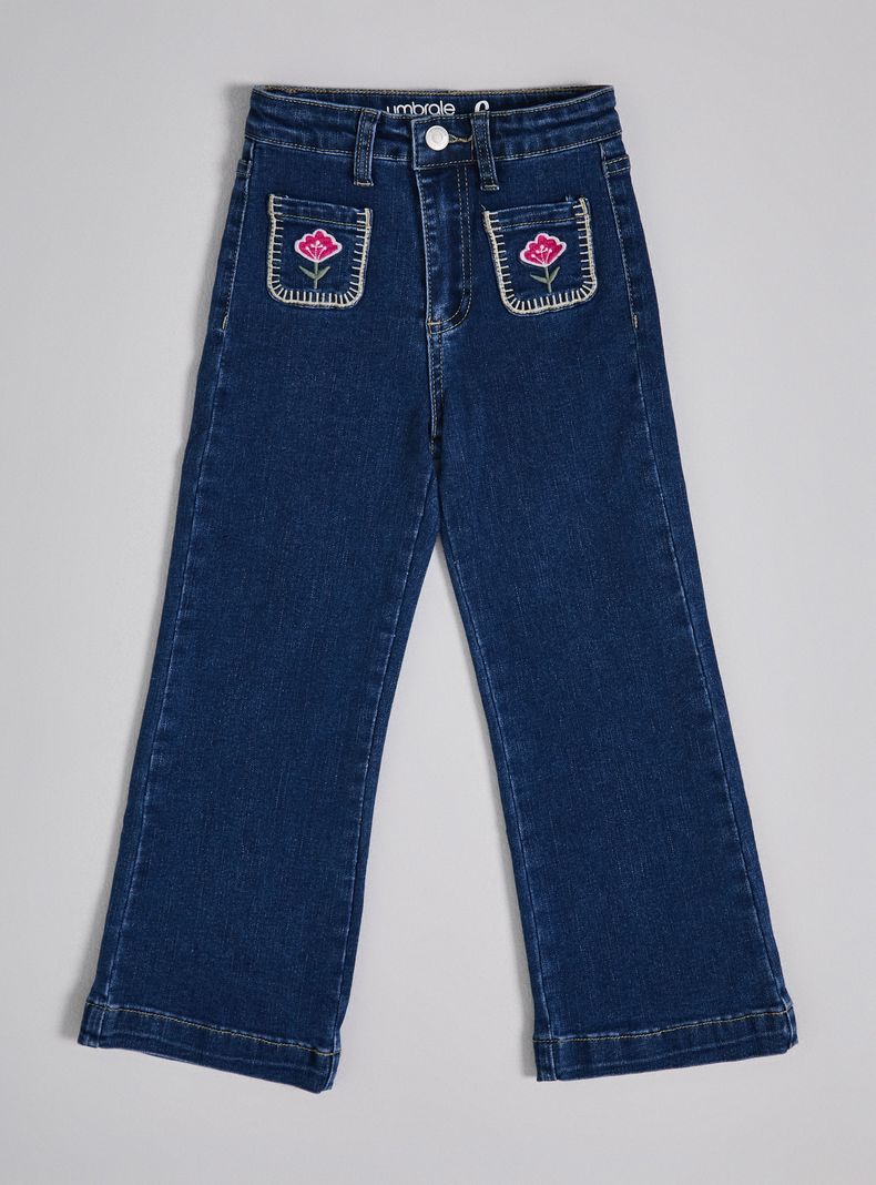 Jeans Flare con Bolsillos Bordados