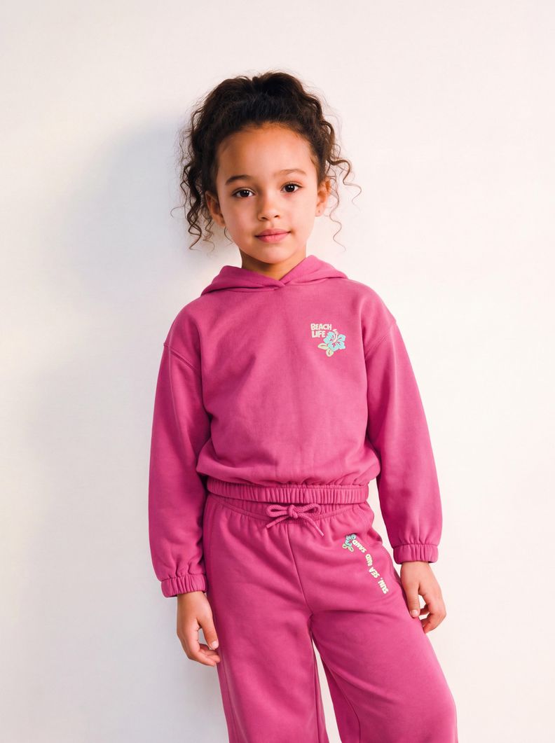 Polerón Garment Dye Estampado Espalda