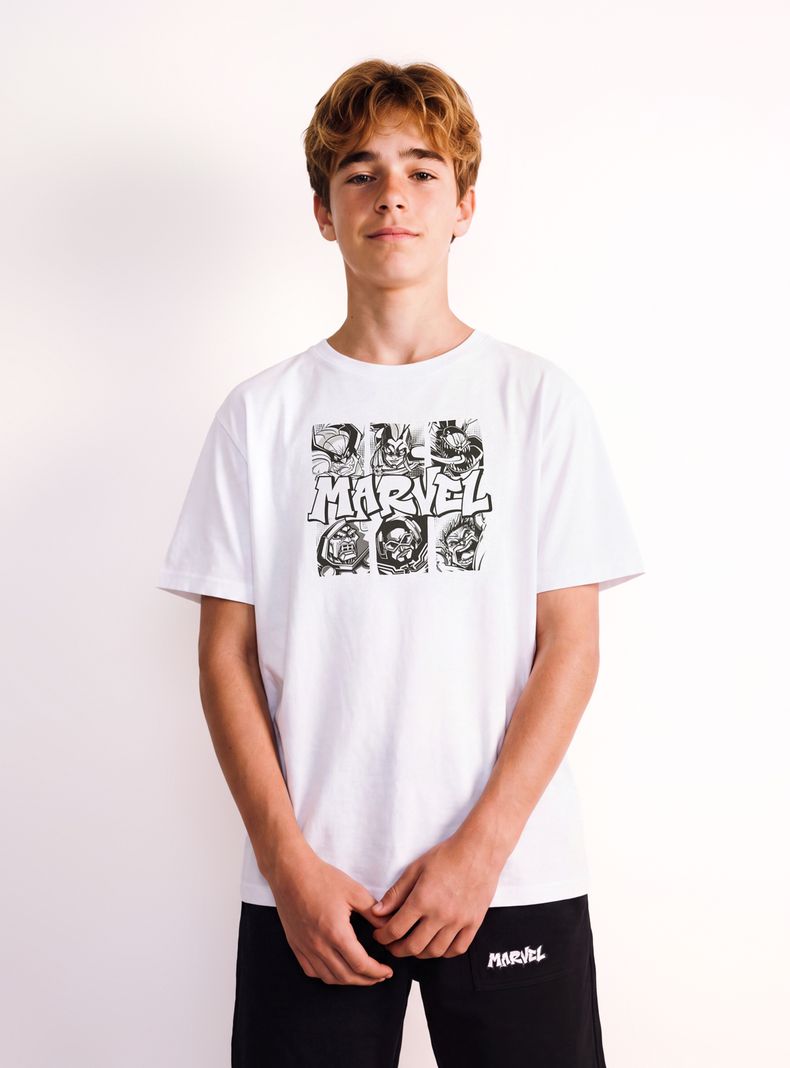 Polera Estampado Cómic Avengers