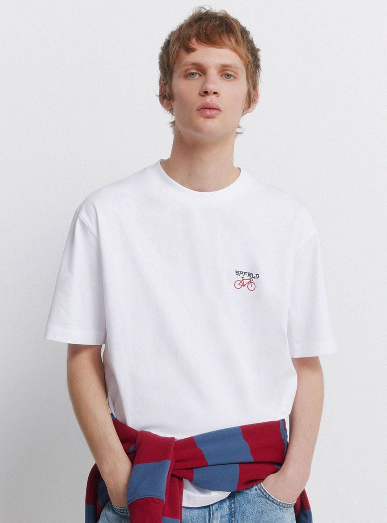 Polera Studio Cuello Redondo Estampado Logo