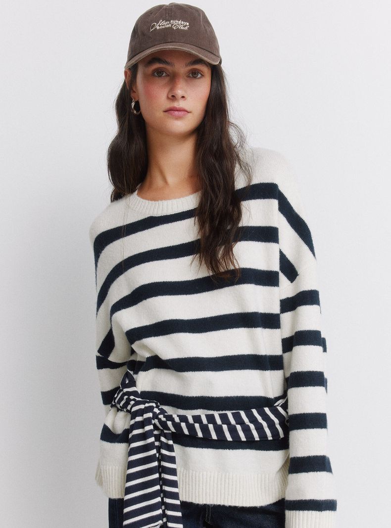 Sweater con Hombro Caído