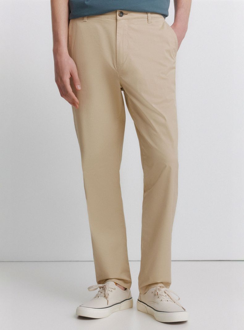 Pantalón Chino Ligero Comfort Slim Fit