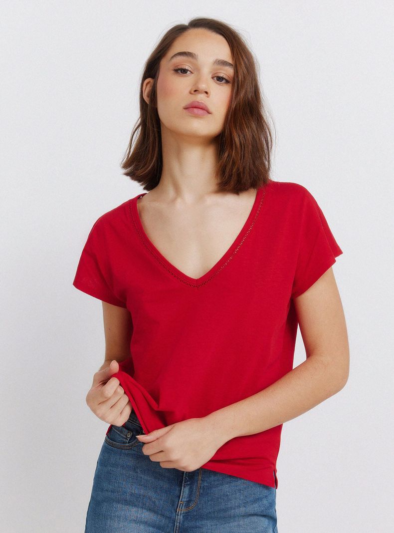 Polera Escote V Diseño Lace