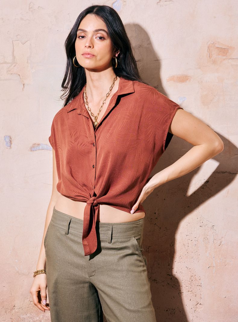 Blusa Detalle de Nudo en Delantero y Estampado