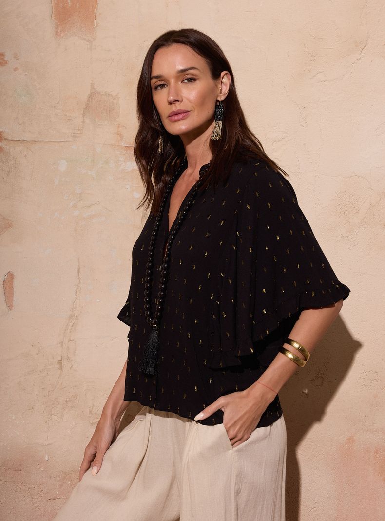 Blusa Abotonada con Vuelos en Manga