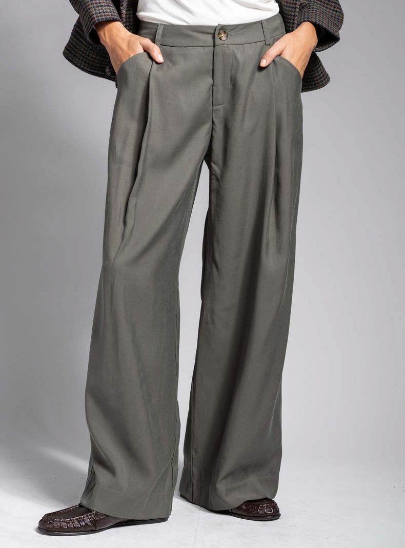 Pantalón Tencel Sastrero con Pinzas Verde