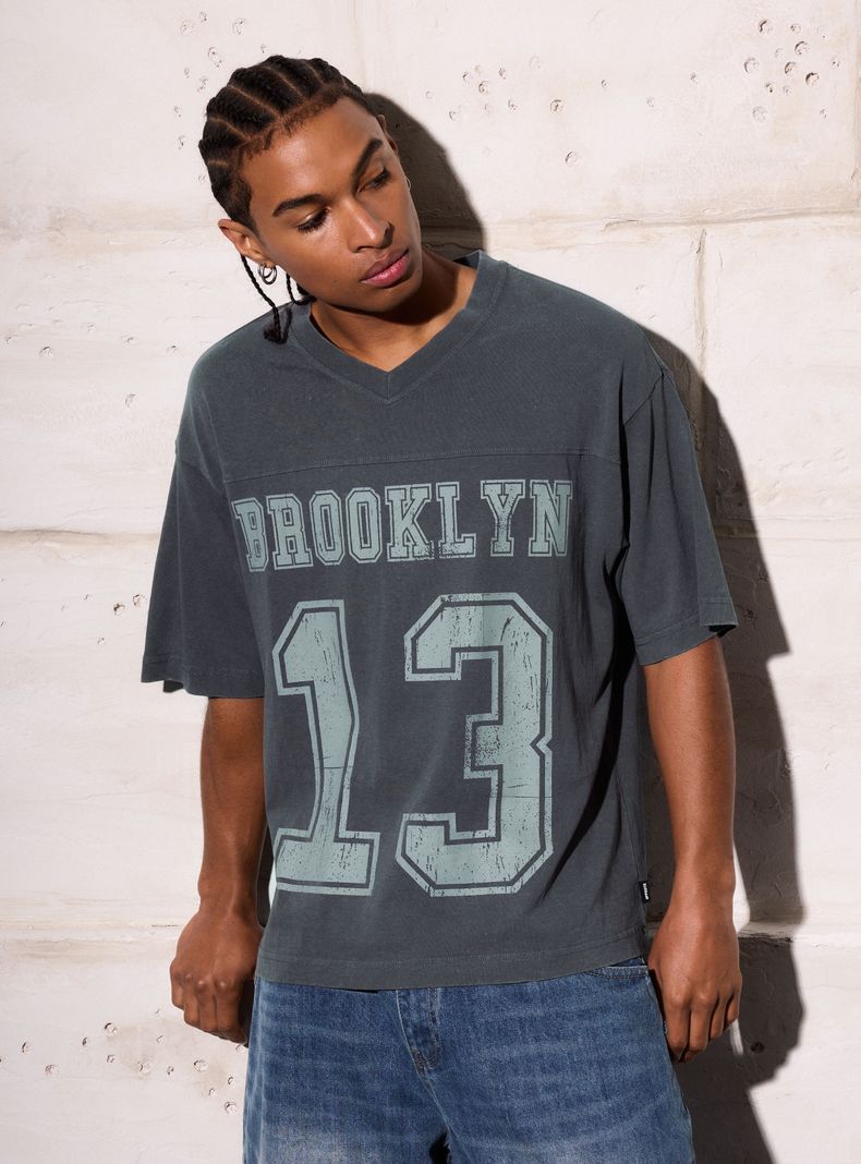 Polera Sportcore Cuello V Manga Corta