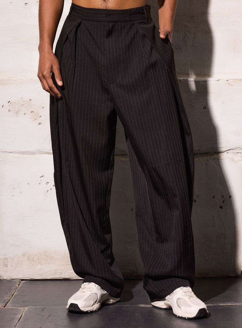 Pantalón Barrel Sastrero Tela Rayada