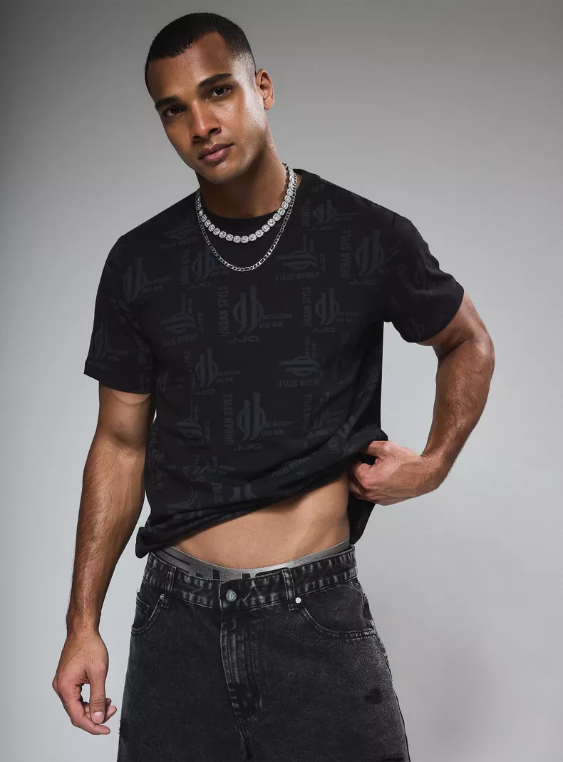 Polera Estampado Texto Difuso