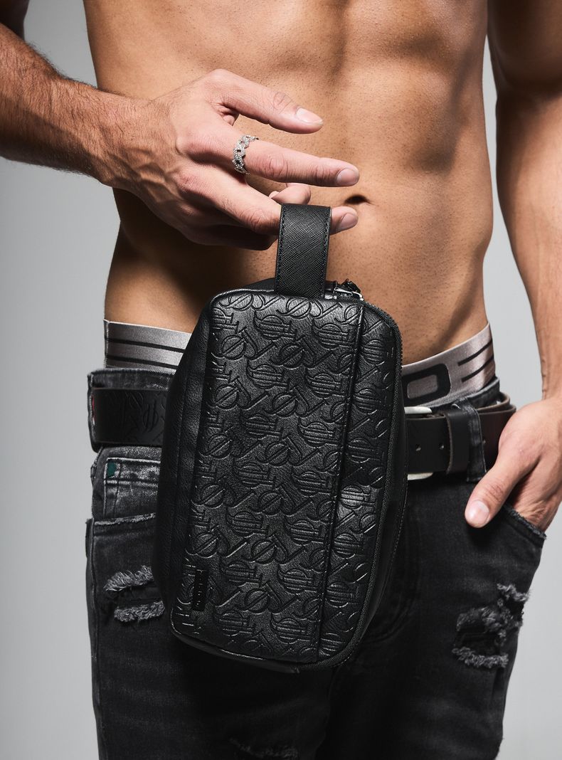Bolso Neceser Logo Texturado