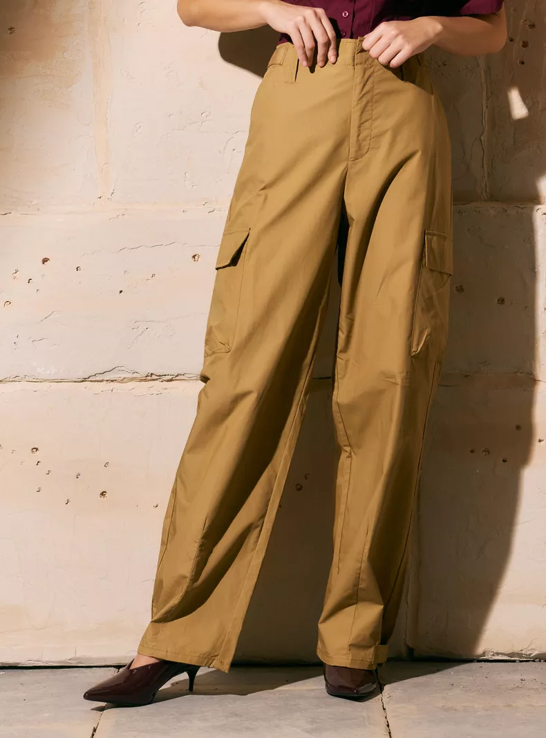 Pantalón Cargo Tiro Alto y Pierna Recta