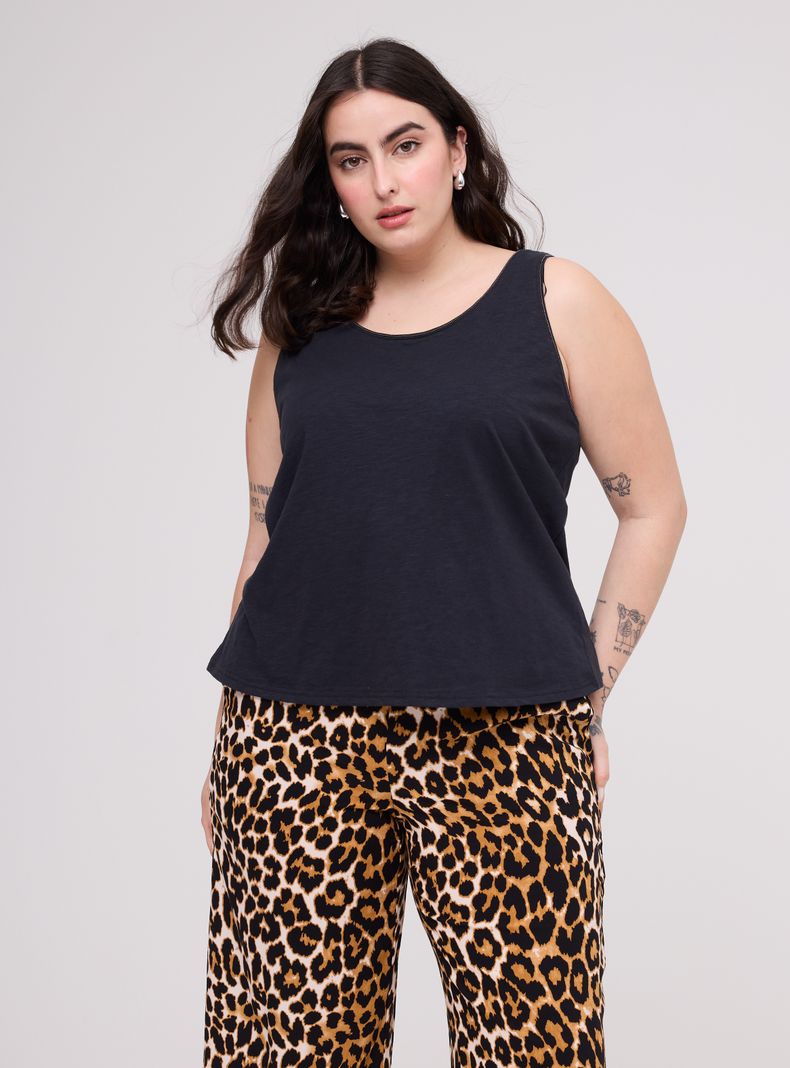 Polera sin Manga Cuello Redondo Básica Lisa