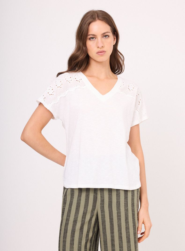 Polera con Broderie