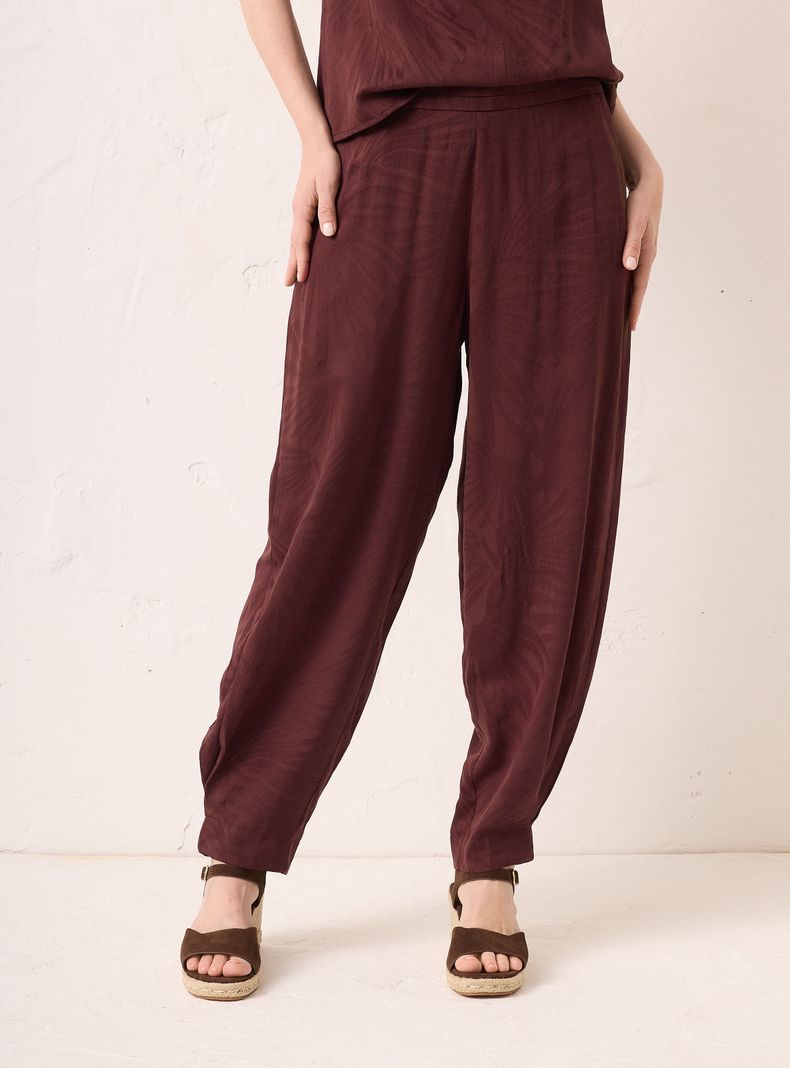 Pantalón Bombacho con Detalle de Alforzas en Cintura