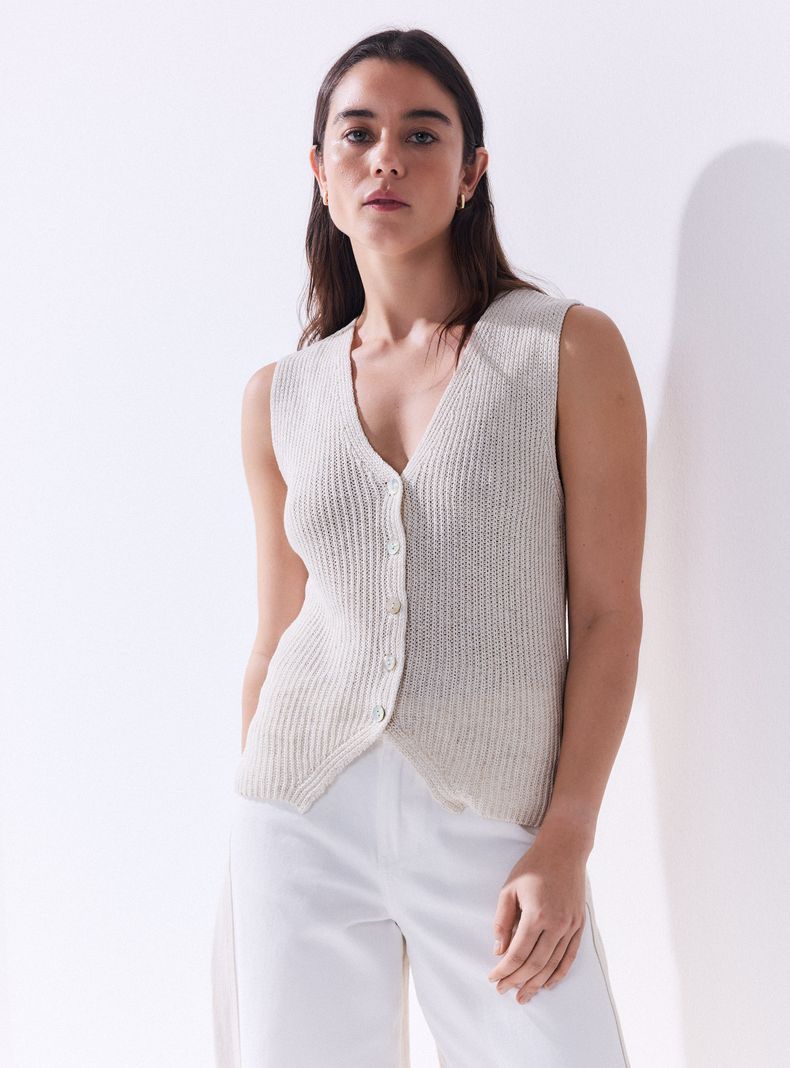 Polera Tejida Tipo Vest con Botones