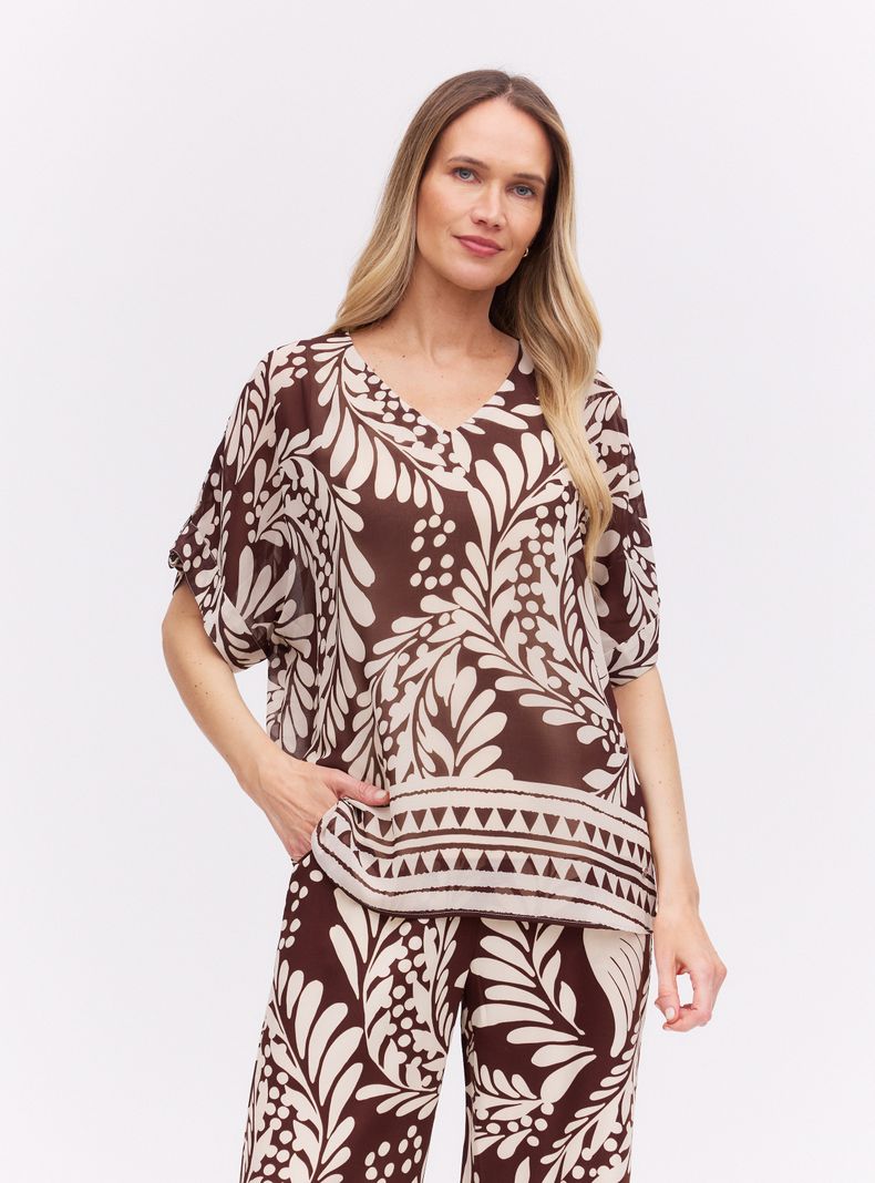 Blusa Estampada Cuello V Manga Corta