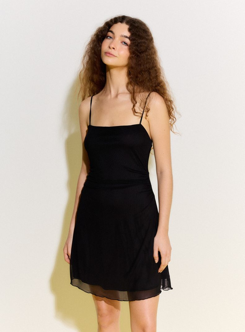 Vestido Mini con Tirantes Delgados Mini con Fruncido