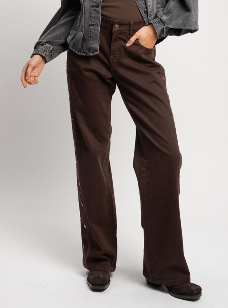 Jeans Zenda Recto Tiro Medio Chocolate