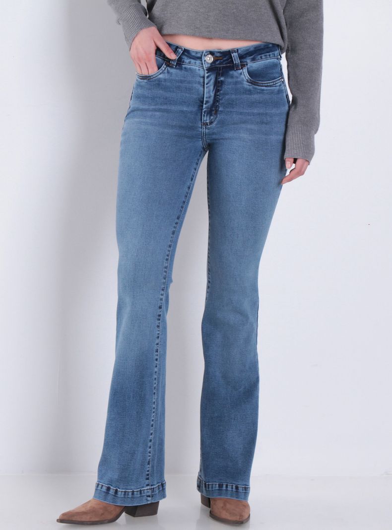 Jeans Flare Tiro Bajo con Pretina y Botón
